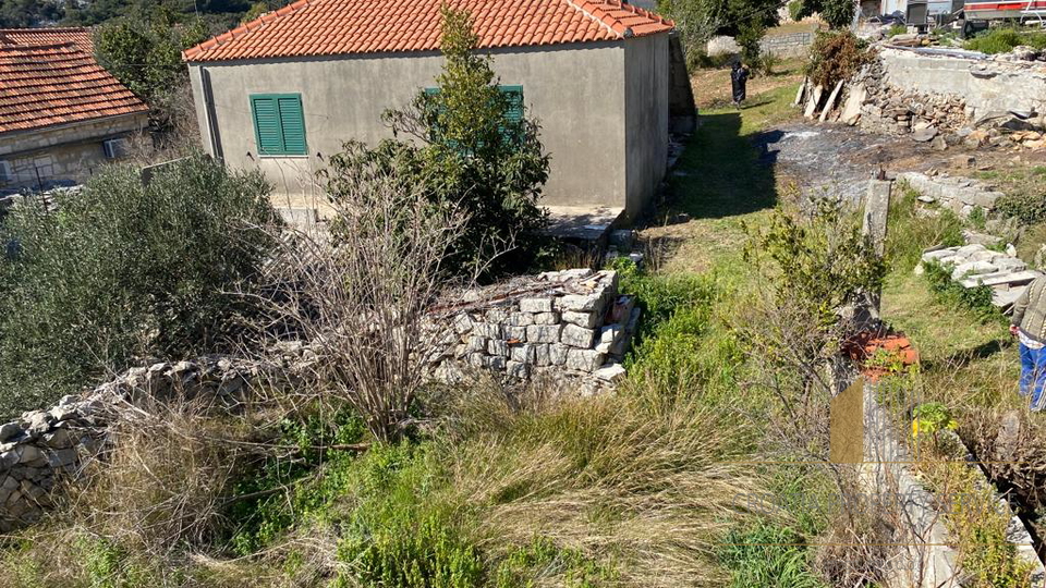 2 hiši za prenovo s čudovitim panoramskim razgledom na morje - otok Brač!