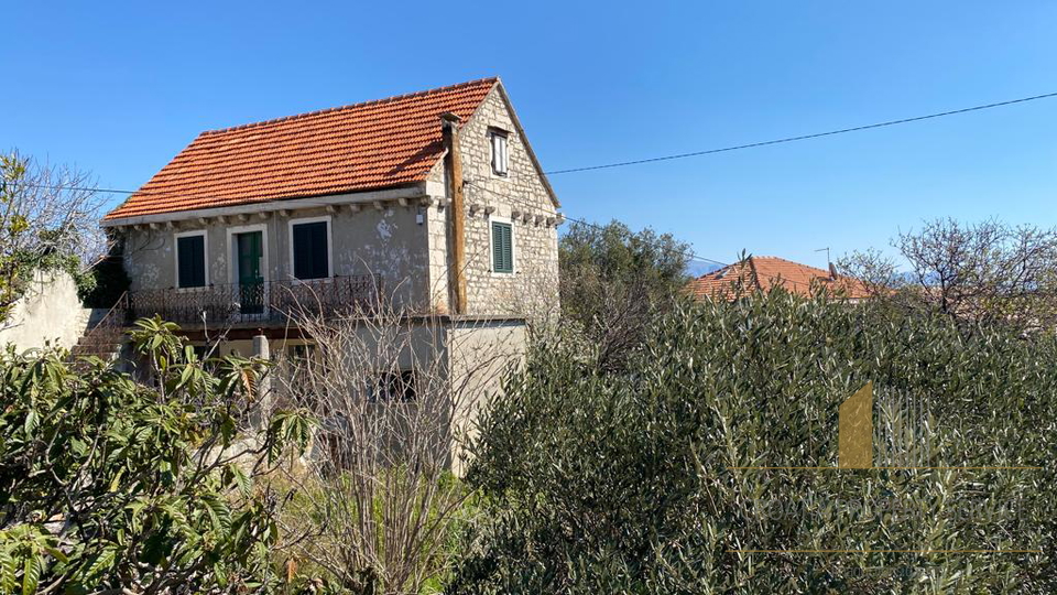 2 hiši za prenovo s čudovitim panoramskim razgledom na morje - otok Brač!