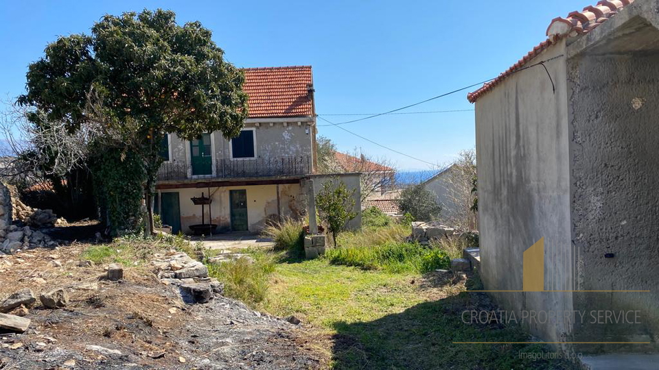 2 hiši za prenovo s čudovitim panoramskim razgledom na morje - otok Brač!