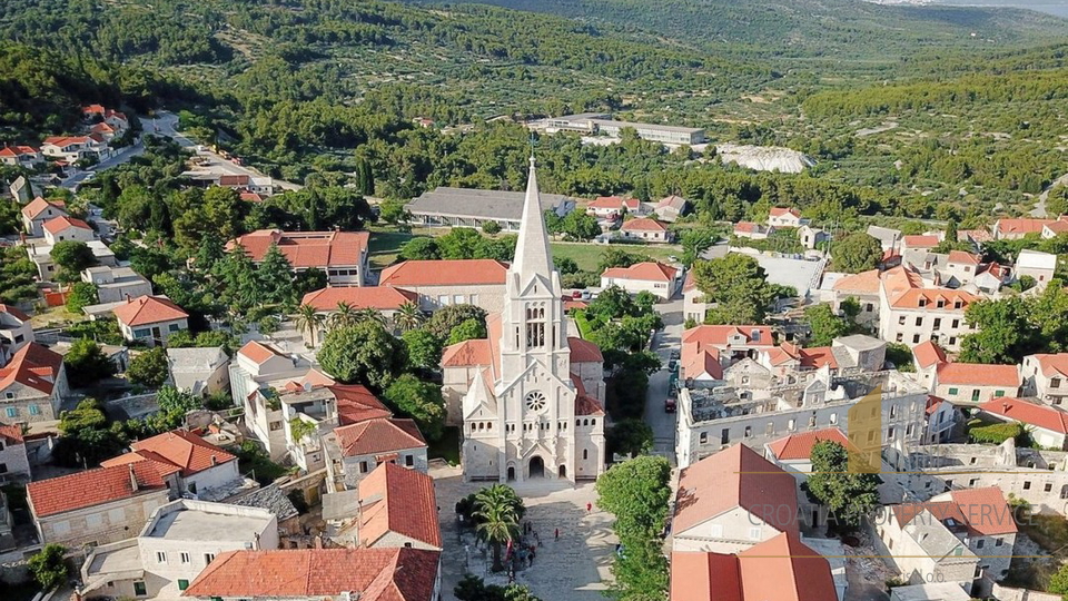 2 hiši za prenovo s čudovitim panoramskim razgledom na morje - otok Brač!
