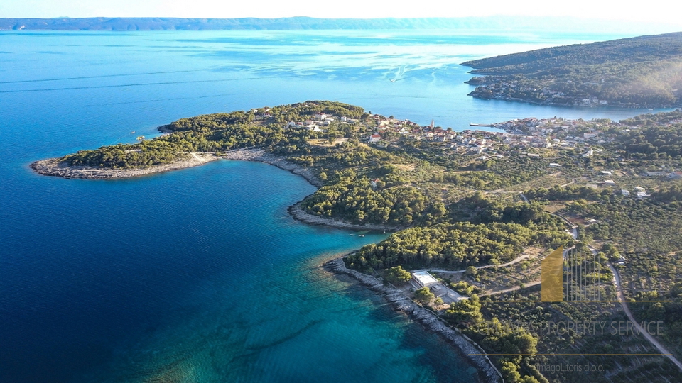 2 hiši za prenovo s čudovitim panoramskim razgledom na morje - otok Brač!