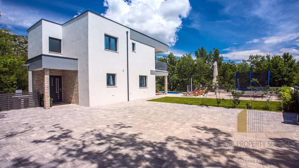 Luxury villa with pool and sauna near Omis!