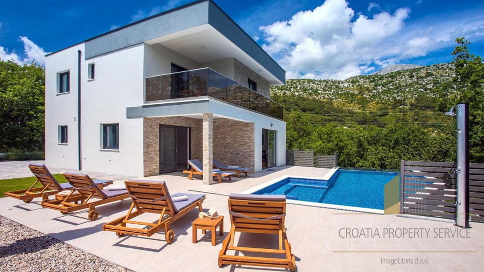 Luxury villa with pool and sauna near Omis!