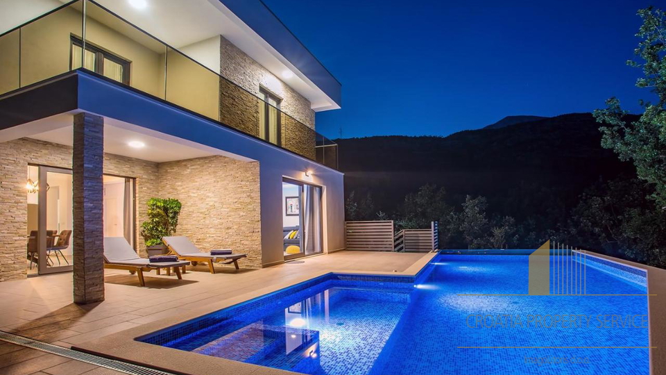 Luxury villa with pool and sauna near Omis!