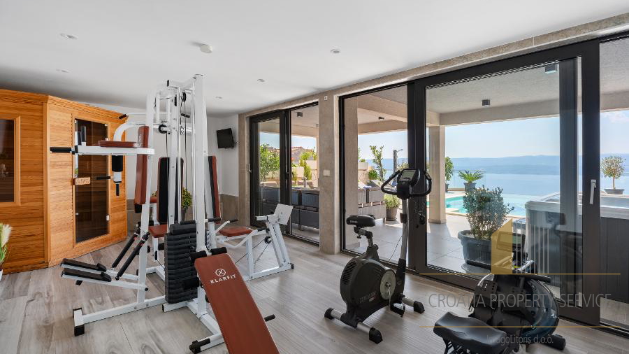 Exclusive villa with panoramic sea view and infinity pool - Omiš!