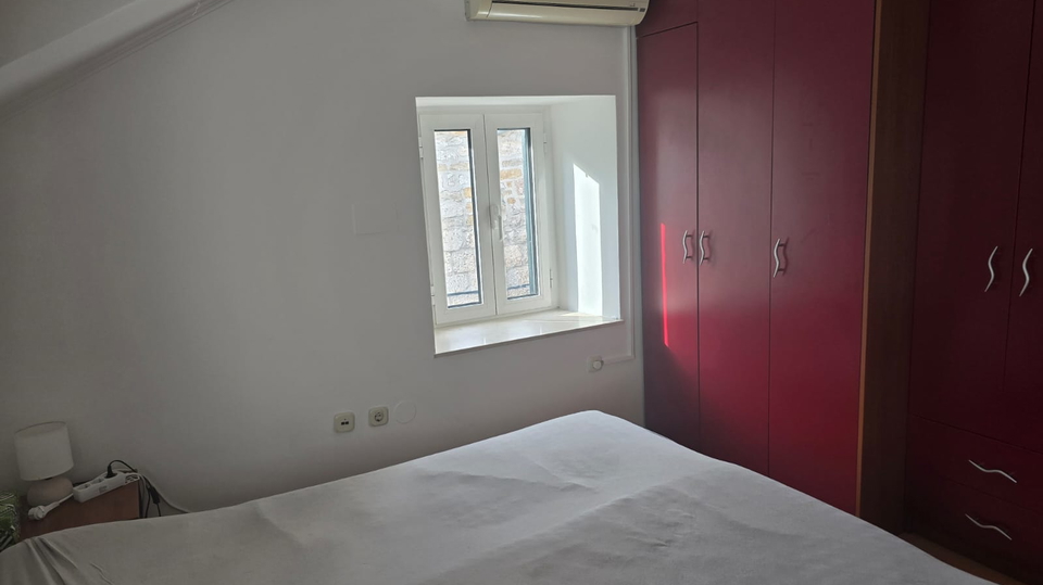 Exklusives Angebot&excl; Charmantes Steinhaus am Meer in der Umgebung von Split&excl;