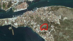 Building land of 20000 m2 only 100m from the sea - Trogir!