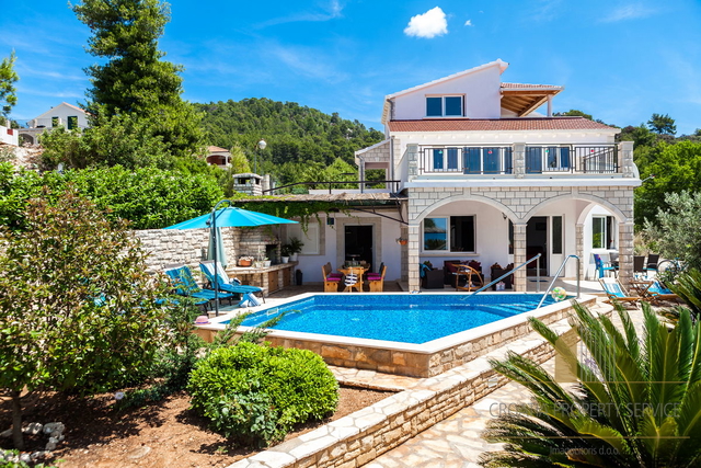 Charmante Villa mit Pool, erste Reihe zum Meer auf der Insel Korčula!