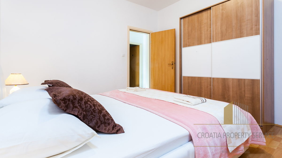 Šarmantna vila s bazenom prvi red do mora na otoku Korčuli!