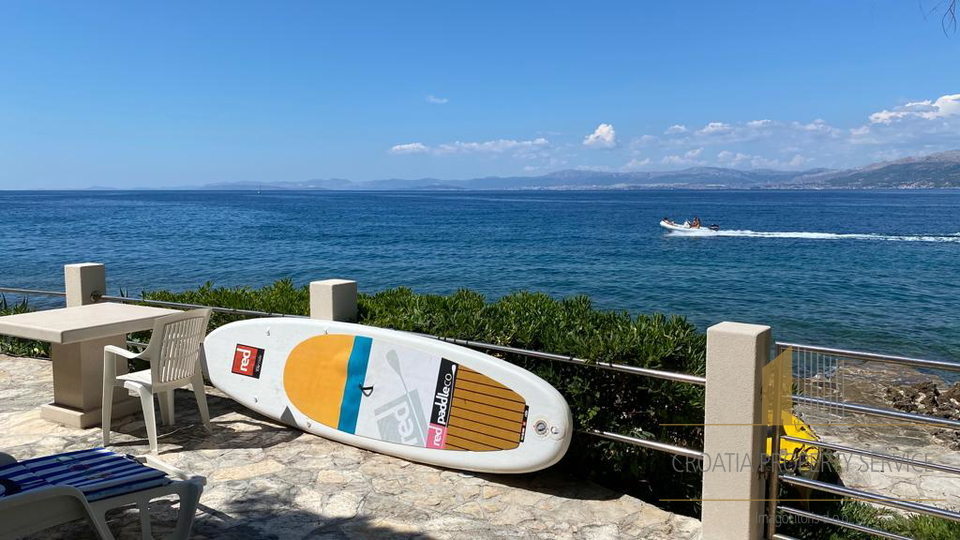 Wunderschönes Haus an fantastischer Lage, erste Meereslinie auf der Insel Brač!