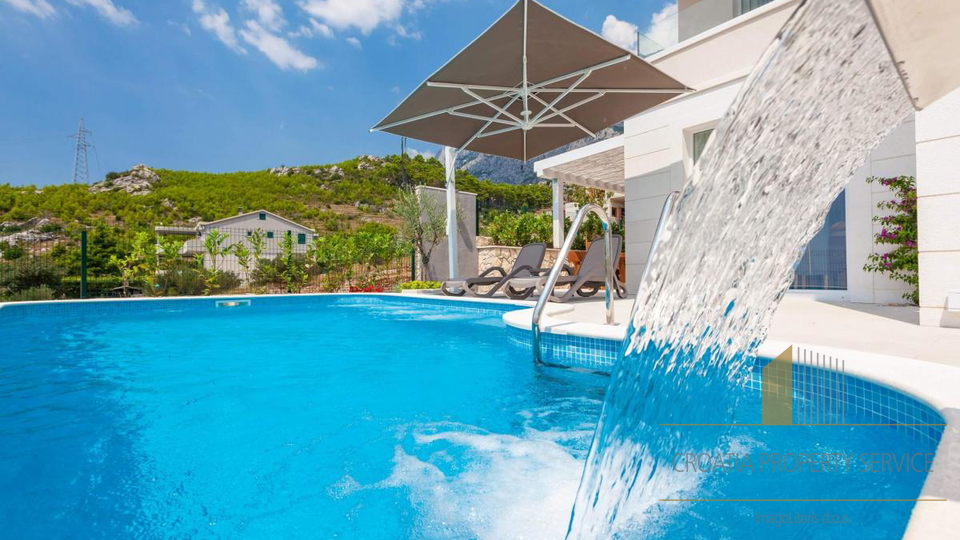 Luxury villa with stunning sea views in Makarska!