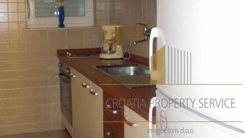 Apartmajska hiša na atraktivni lokaciji prva vrsta do morja - Dugi rat, Jesenice!