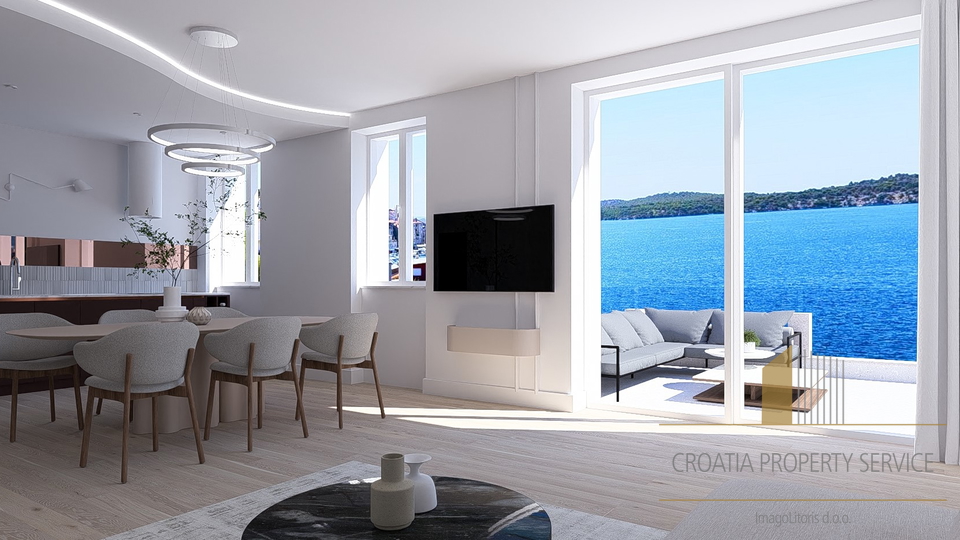 Luxury apartment with a beautiful view 50 meters from the sea in Šibenik!