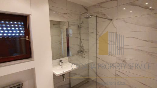 House in a great location overlooking the sea near Sibenik!