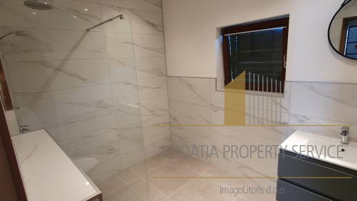 House in a great location overlooking the sea near Sibenik!