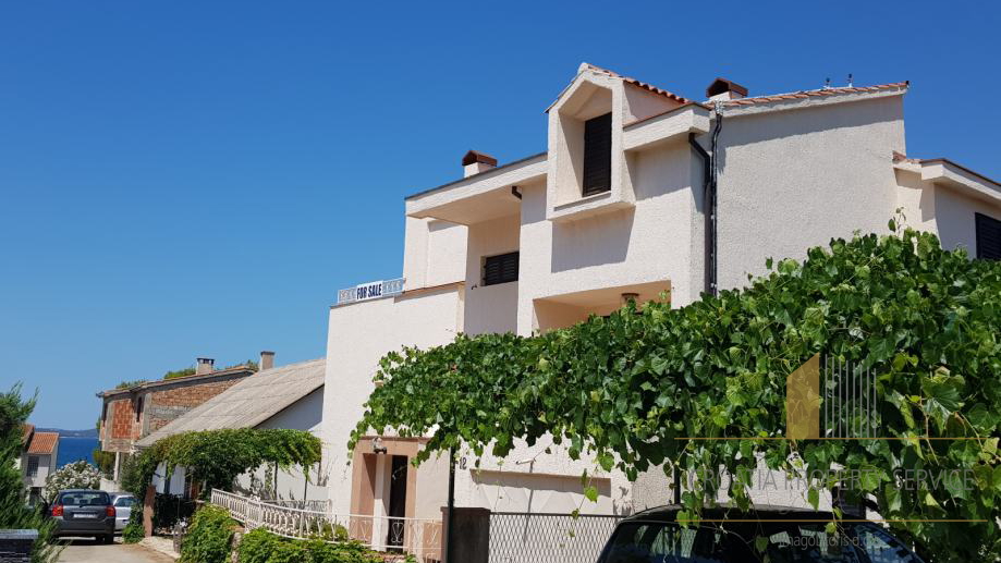 House in a great location overlooking the sea near Sibenik!