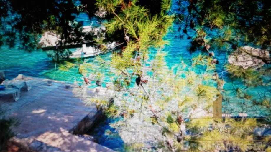 House in a great location overlooking the sea near Sibenik!