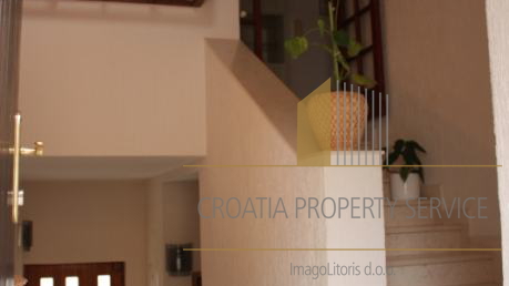 House in a great location overlooking the sea near Sibenik!
