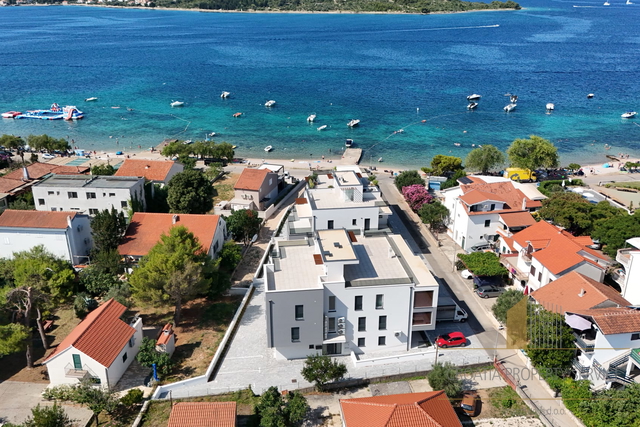 Luxury Penthouse with Roof Terrace, Second Row to the Beach - Srima, Vodice!