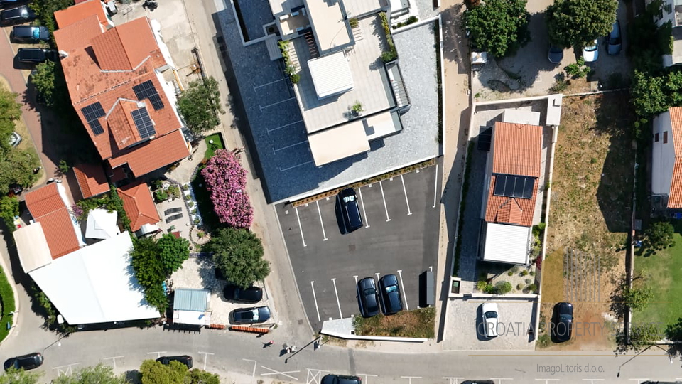 Luxuswohnung mit Dachterrasse in einem Neubau erste Reihe zum Meer - Srima!