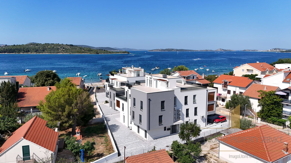 Luxury apartment with a roof terrace in a new building first row to the sea - Srima!