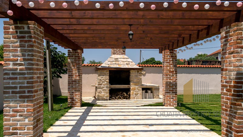 A beautiful villa of 730m2 with a fantastic garden near Zadar!