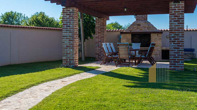 A beautiful villa of 730m2 with a fantastic garden near Zadar!