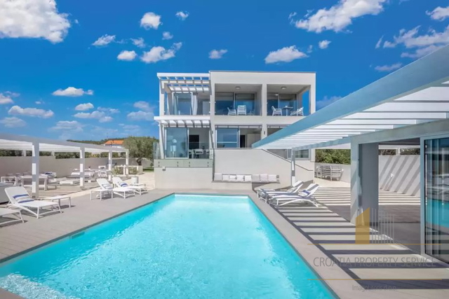 Luxusvilla mit Meerblick in der Nähe von Zadar!