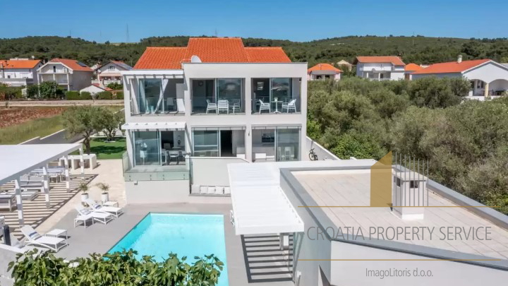 Luxury villa with sea view near Zadar!