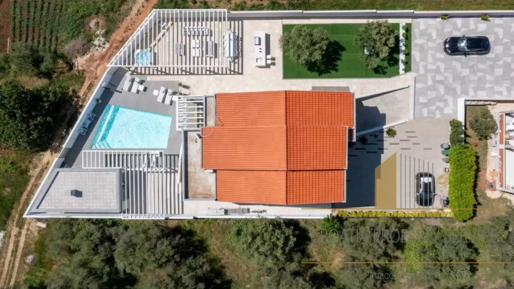 Casa, 300 m2, Vendita, Zadar