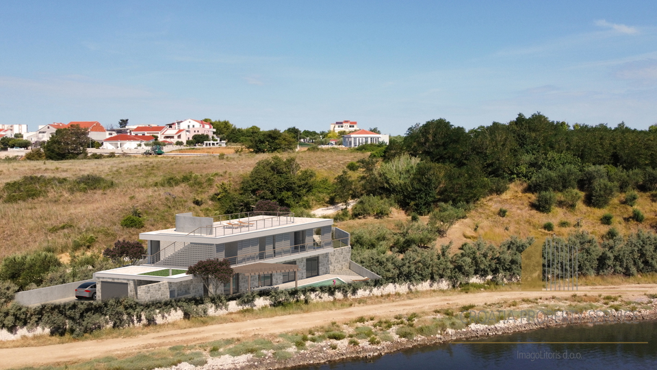 Urban villa under construction, first row to the sea - Nin!