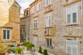 Boutique apart-hotel and restaurant in the center of Dubrovnik with investment potential!