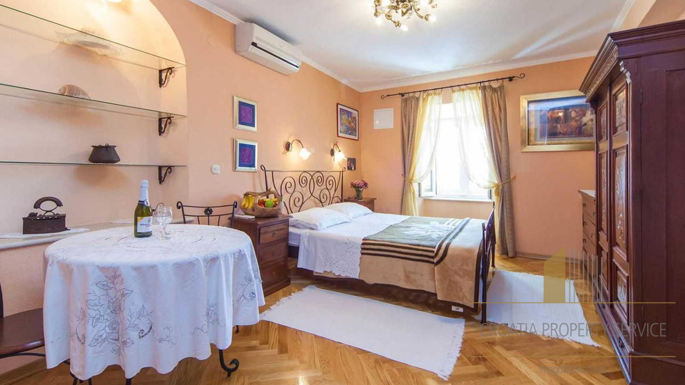 Boutique apart-hotel and restaurant in the center of Dubrovnik with investment potential!