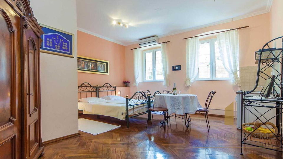 Boutique apart-hotel and restaurant in the center of Dubrovnik with investment potential!
