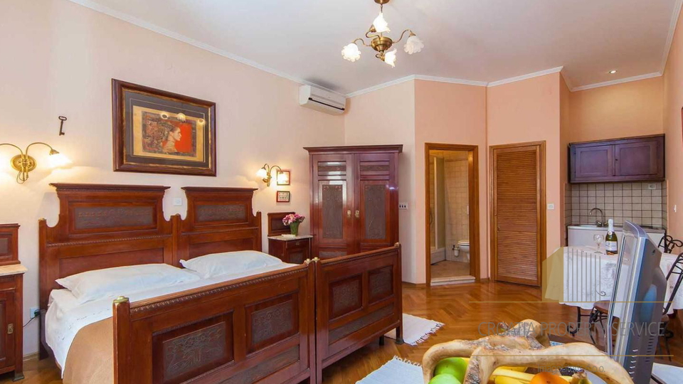 Boutique apart-hotel and restaurant in the center of Dubrovnik with investment potential!