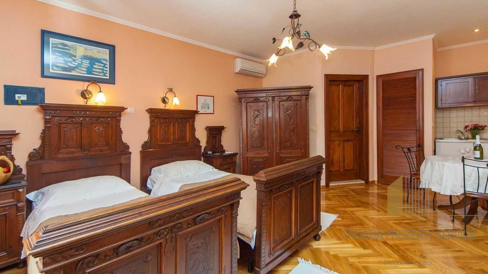 Boutique apart-hotel and restaurant in the center of Dubrovnik with investment potential!