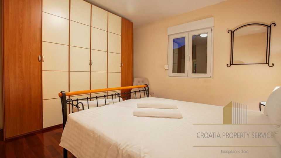 Vila s bazenom s panoramskim pogledom na more u  Kaštel Sućurcu!