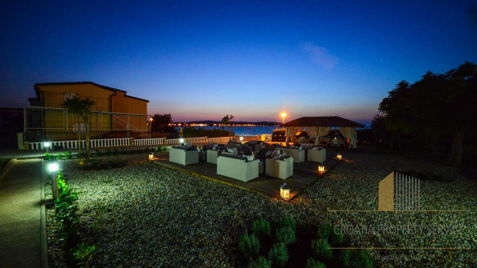 Luxury villa with a swimming pool and sea view, 2nd row to the beach, island of Vir!