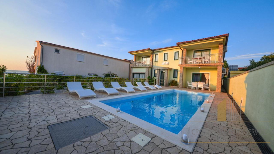 Luxury villa with a swimming pool and sea view, 2nd row to the beach, island of Vir!