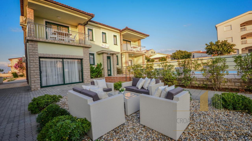 Luxury villa with a swimming pool and sea view, 2nd row to the beach, island of Vir!