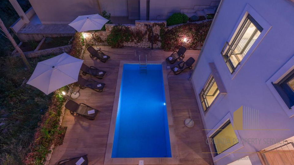 Elegantna mediteranska vila s pogledom na more – Milna, otok Brač!