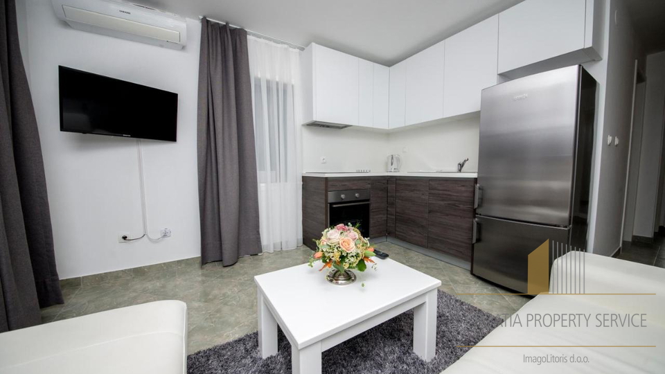 Luxury villa with a swimming pool and sea view, 2nd row to the beach, island of Vir!