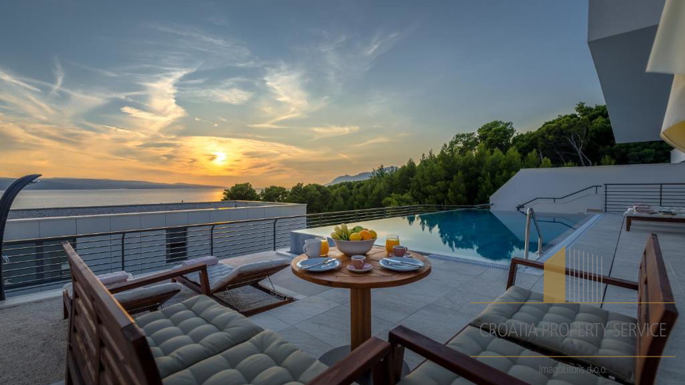 Neu gebaute Villa in Baška Voda mit offenem Meerblick!