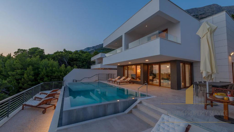 Newly built villa in Baška Voda with open sea view!