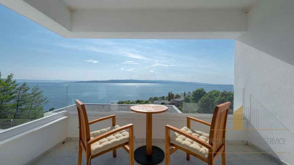 Neu gebaute Villa in Baška Voda mit offenem Meerblick!