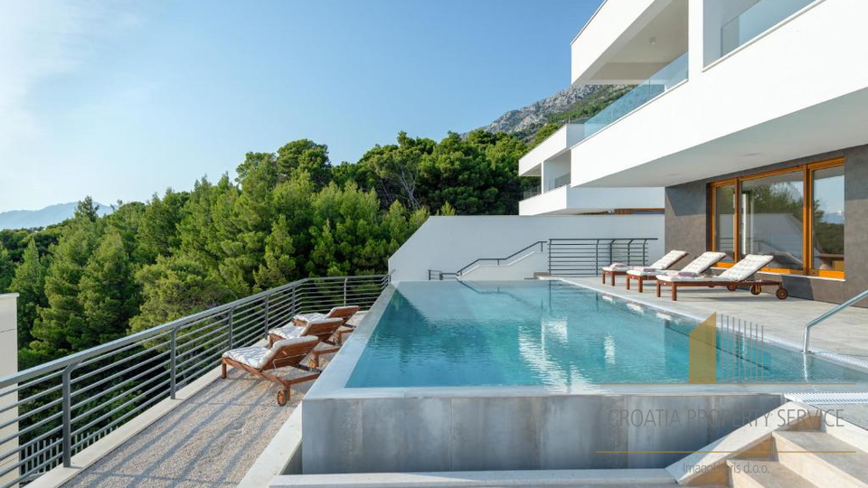 Neu gebaute Villa in Baška Voda mit offenem Meerblick!