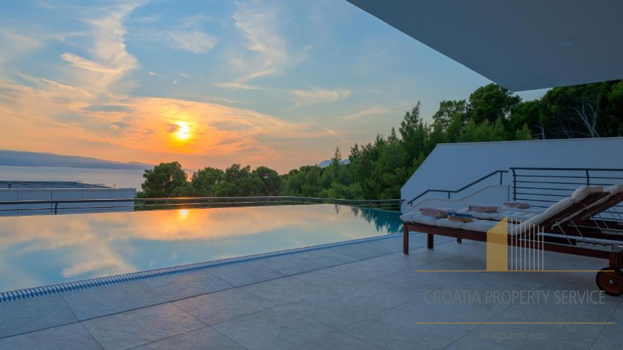 Neu gebaute Villa in Baška Voda mit offenem Meerblick!