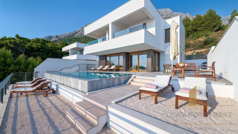 Newly built villa in Baška Voda with open sea view!