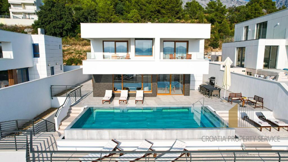 Newly built villa in Baška Voda with open sea view!