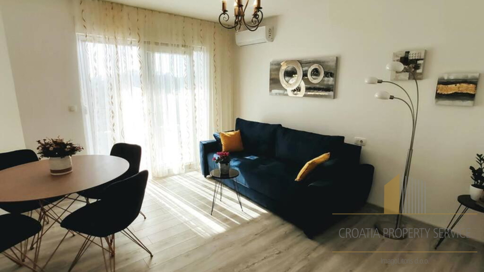 Moderna apartmanska vila s pogledom na more u Krvavici!